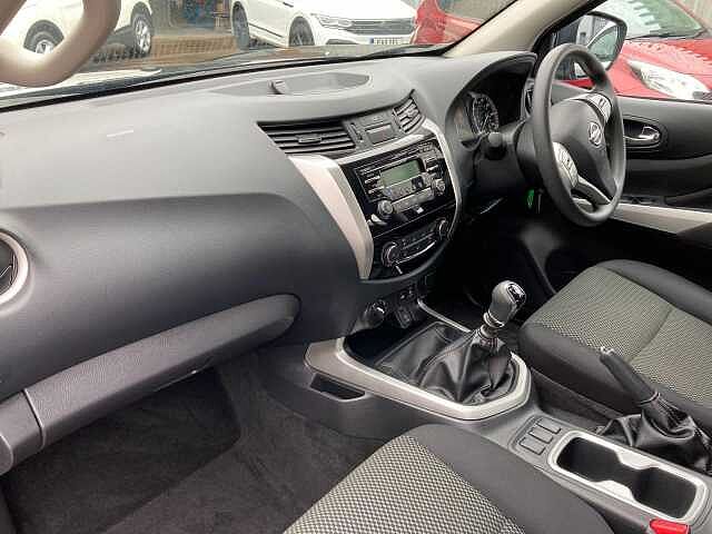Nissan Navara 2.3 dCi Acenta 4WD Euro 6 (s/s) 4dr