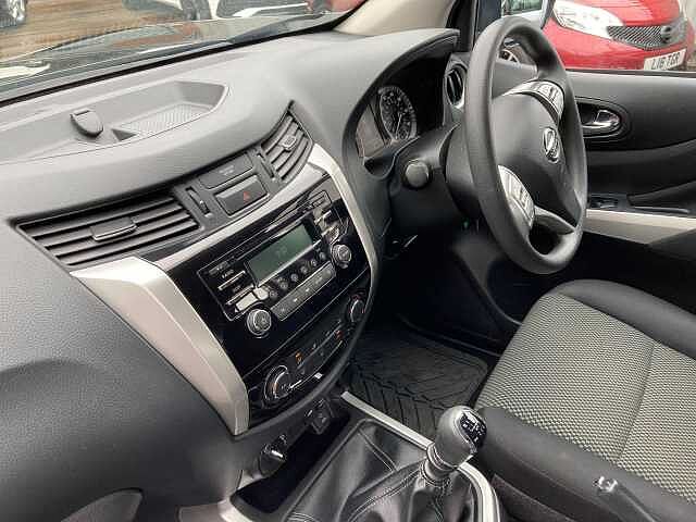 Nissan Navara 2.3 dCi Acenta 4WD Euro 6 (s/s) 4dr