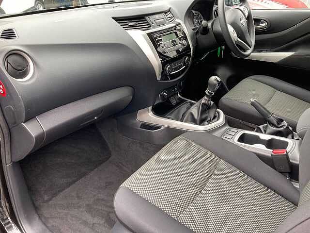 Nissan Navara 2.3 dCi Acenta 4WD Euro 6 (s/s) 4dr