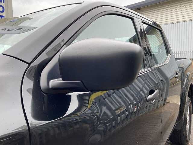 Nissan Navara 2.3 dCi Acenta 4WD Euro 6 (s/s) 4dr