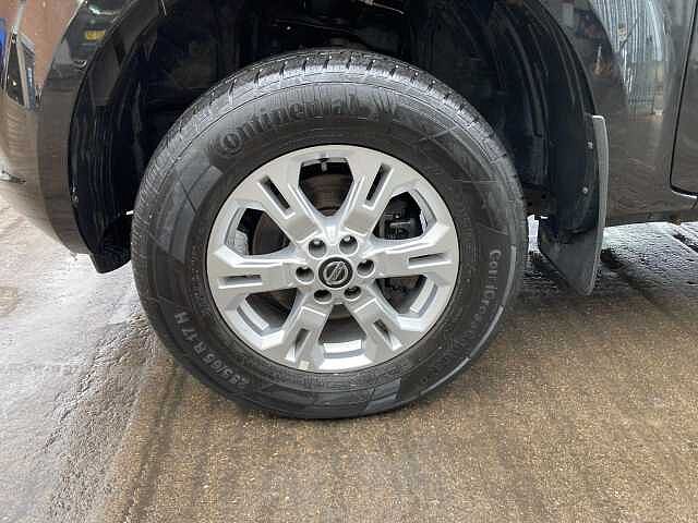 Nissan Navara 2.3 dCi Acenta 4WD Euro 6 (s/s) 4dr