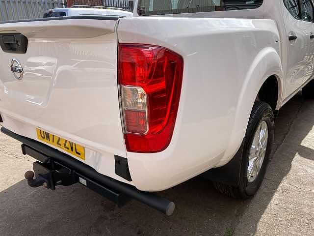Nissan Navara 2.3 dCi Acenta 4WD Euro 6 (s/s) 4dr