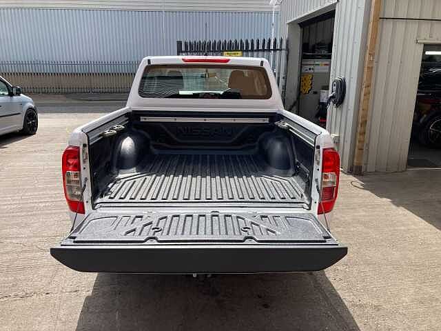 Nissan Navara 2.3 dCi Acenta 4WD Euro 6 (s/s) 4dr