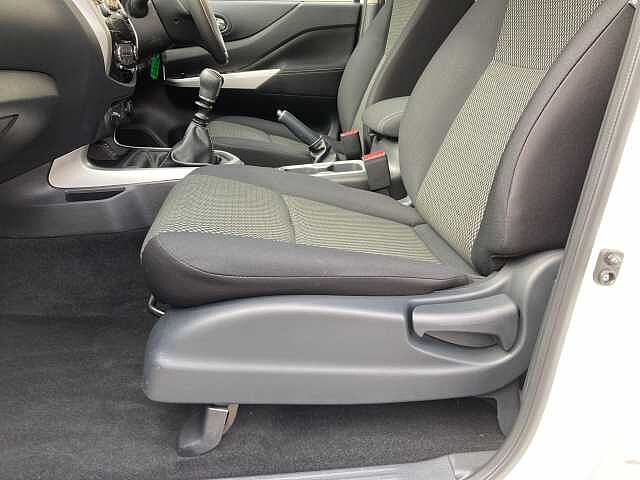Nissan Navara 2.3 dCi Acenta 4WD Euro 6 (s/s) 4dr