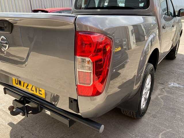 Nissan Navara 2.3 dCi Acenta 4WD Euro 6 (s/s) 4dr