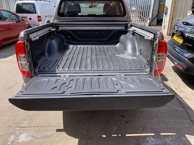 Nissan Navara 2.3 dCi Acenta 4WD Euro 6 (s/s) 4dr