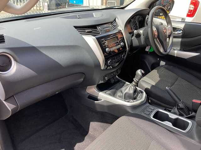 Nissan Navara 2.3 dCi Acenta 4WD Euro 6 (s/s) 4dr