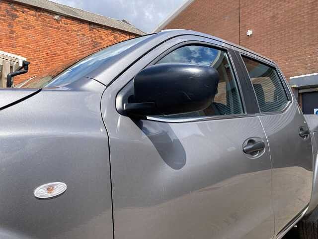 Nissan Navara 2.3 dCi Acenta 4WD Euro 6 (s/s) 4dr