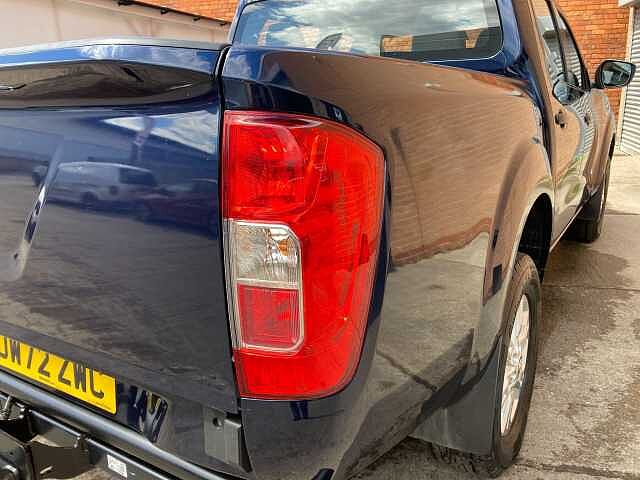 Nissan Navara 2.3 dCi Acenta 4WD Euro 6 (s/s) 4dr