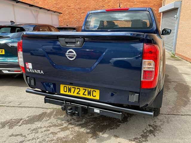 Nissan Navara 2.3 dCi Acenta 4WD Euro 6 (s/s) 4dr