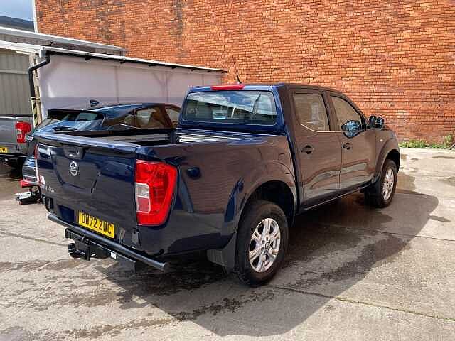 Nissan Navara 2.3 dCi Acenta 4WD Euro 6 (s/s) 4dr