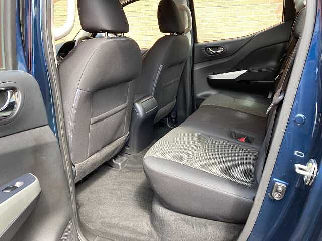 Nissan Navara 2.3 dCi Acenta 4WD Euro 6 (s/s) 4dr