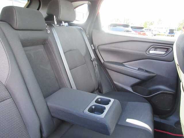 Nissan Qashqai 1.3 DiG-T MH N-Connecta 5dr