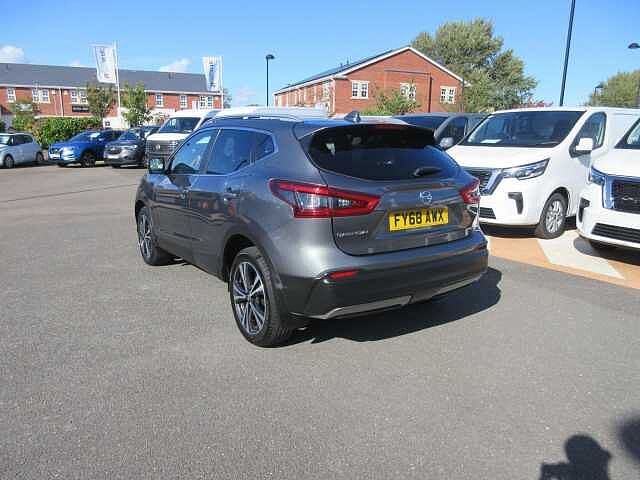 Nissan Qashqai 1.3 DiG-T N-Connecta 5dr