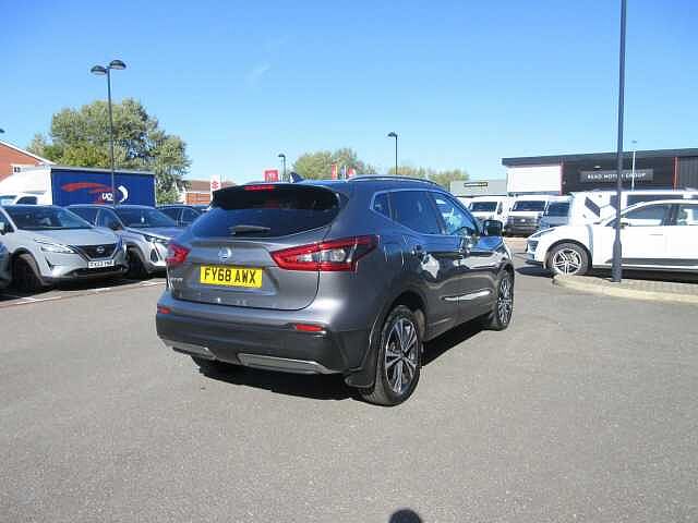 Nissan Qashqai 1.3 DiG-T N-Connecta 5dr