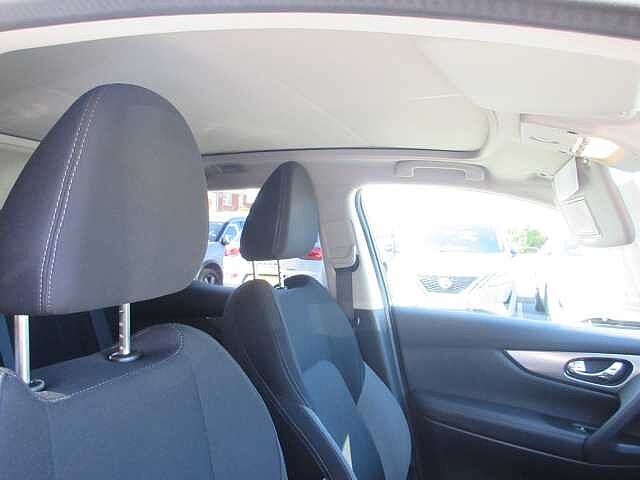Nissan Qashqai 1.3 DiG-T N-Connecta 5dr