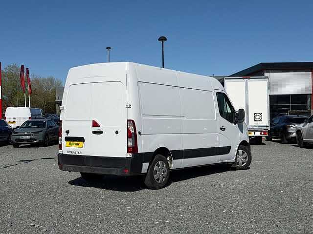Nissan Interstar 2.3 dCi 35 Tekna FWD L2 H2 Euro 6 4dr