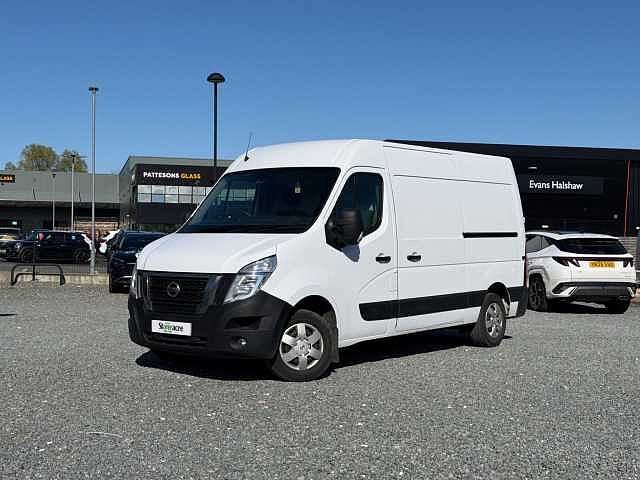 Nissan Interstar 2.3 dCi 35 Tekna FWD L2 H2 Euro 6 4dr