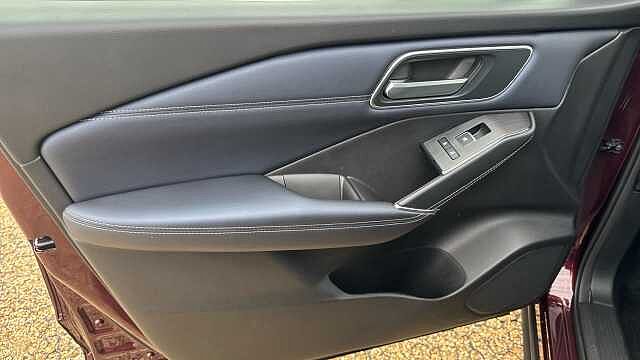 Nissan Qashqai 1.3 DiG-T MH Tekna 5dr