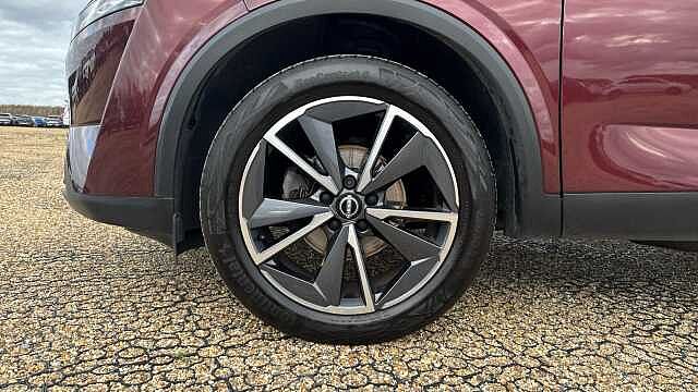 Nissan Qashqai 1.3 DiG-T MH Tekna 5dr