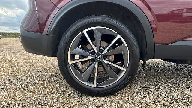 Nissan Qashqai 1.3 DiG-T MH Tekna 5dr