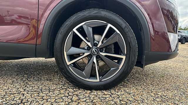 Nissan Qashqai 1.3 DiG-T MH Tekna 5dr