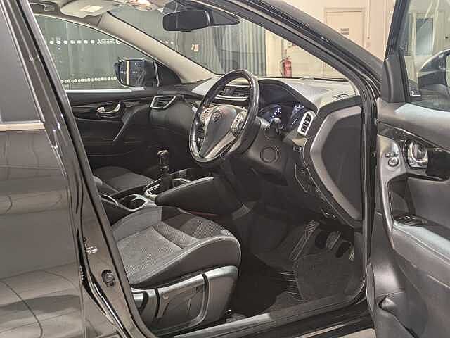 Nissan Qashqai 1.2 DiG-T N-Connecta 5dr