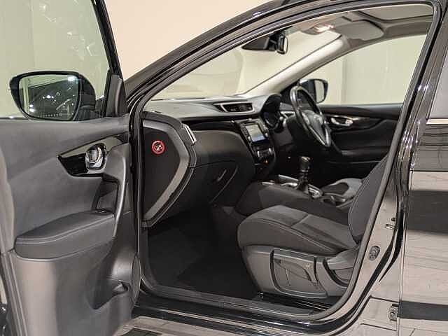 Nissan Qashqai 1.2 DiG-T N-Connecta 5dr