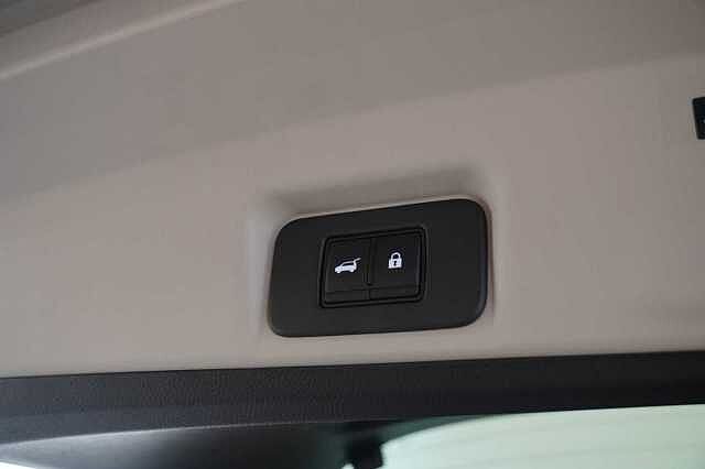 Nissan ARIYA 87KW Evolve Auto with 22KW Onboard Charger and Panoramic Sky Roof