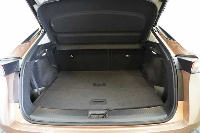 Nissan ARIYA 87KW Evolve Auto with 22KW Onboard Charger and Panoramic Sky Roof