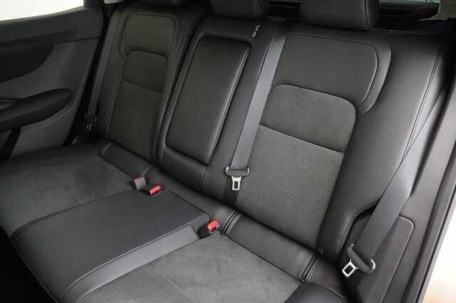 Nissan ARIYA 87KW Evolve Auto with 22KW Onboard Charger and Panoramic Sky Roof