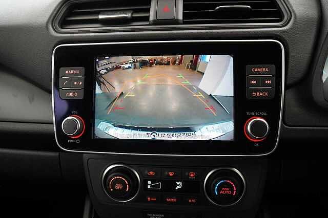 Nissan LEAF 39KW Acenta Auto with Rear View Camera and Apple + Android Integration