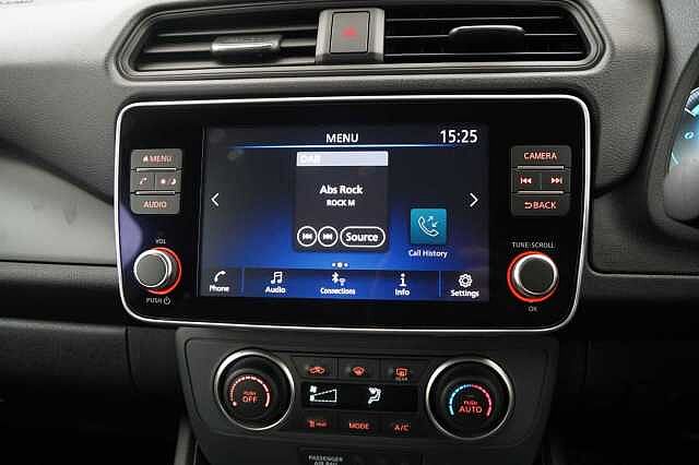 Nissan LEAF 39KW Acenta Auto with Rear View Camera and Apple + Android Integration