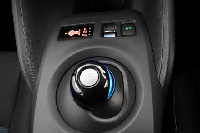 Nissan LEAF 39KW Acenta Auto with Rear View Camera and Apple + Android Integration