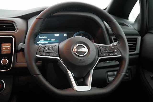 Nissan LEAF 39KW Acenta Auto with Rear View Camera and Apple + Android Integration