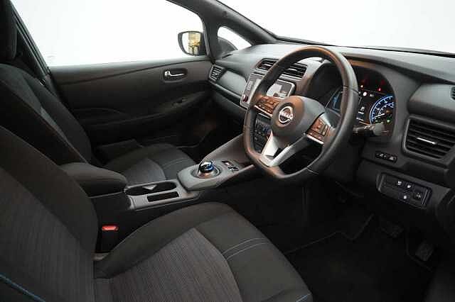 Nissan LEAF 39KW Acenta Auto with Rear View Camera and Apple + Android Integration