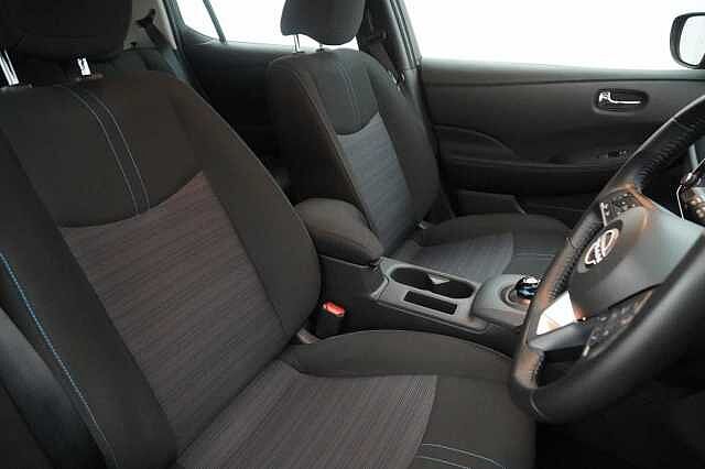 Nissan LEAF 39KW Acenta Auto with Rear View Camera and Apple + Android Integration