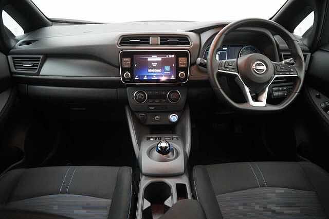 Nissan LEAF 39KW Acenta Auto with Rear View Camera and Apple + Android Integration