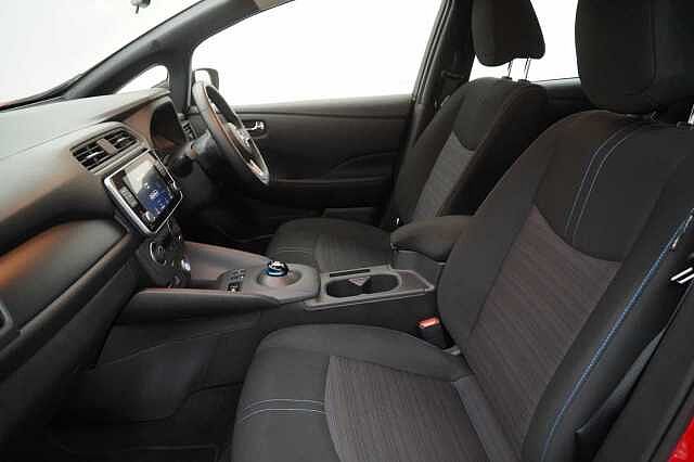 Nissan LEAF 39KW Acenta Auto with Rear View Camera and Apple + Android Integration