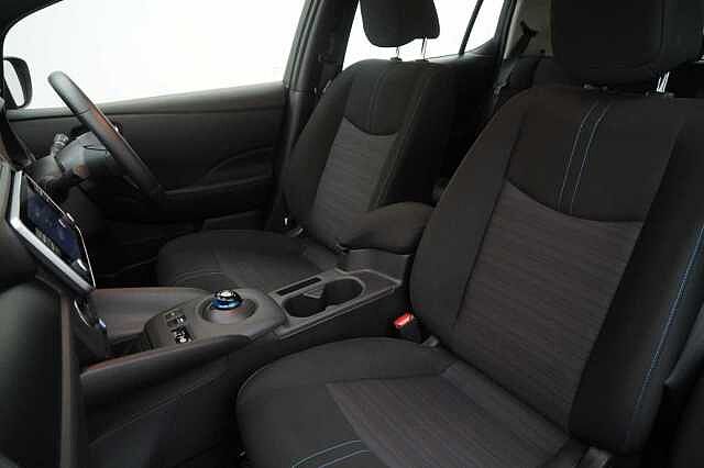 Nissan LEAF 39KW Acenta Auto with Rear View Camera and Apple + Android Integration