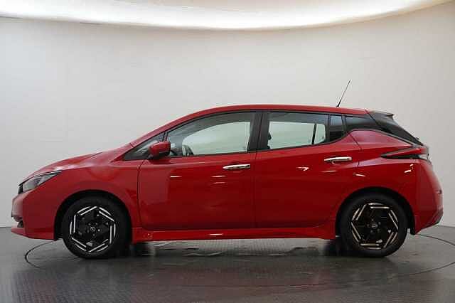 Nissan LEAF 39KW Acenta Auto with Rear View Camera and Apple + Android Integration