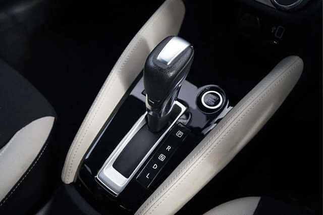 Nissan Micra 1.0 IG-T 100 Tekna 5dr Xtronic