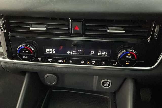 Nissan Qashqai 1.3 DiG-T MH N-Connecta 5dr