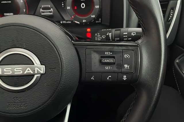 Nissan Qashqai 1.3 DiG-T MH N-Connecta 5dr