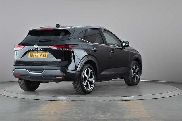 Nissan Qashqai 1.3 DiG-T MH N-Connecta 5dr