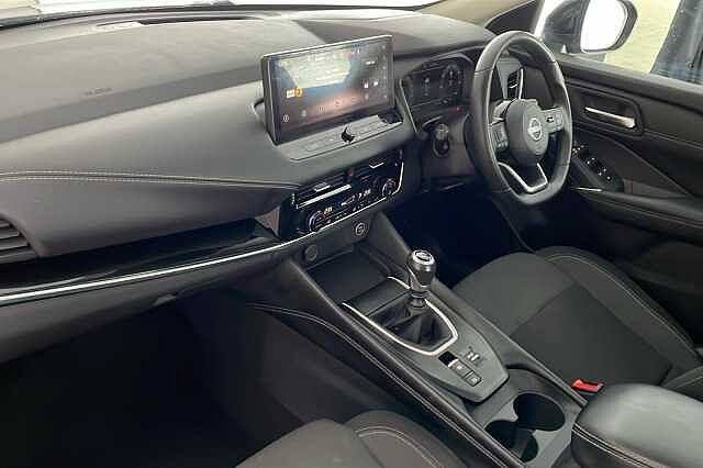 Nissan Qashqai 1.3 DiG-T MH N-Connecta 5dr