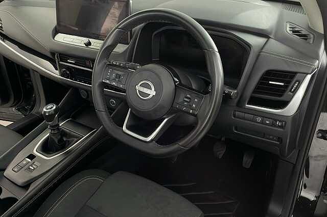 Nissan Qashqai 1.3 DiG-T MH N-Connecta 5dr