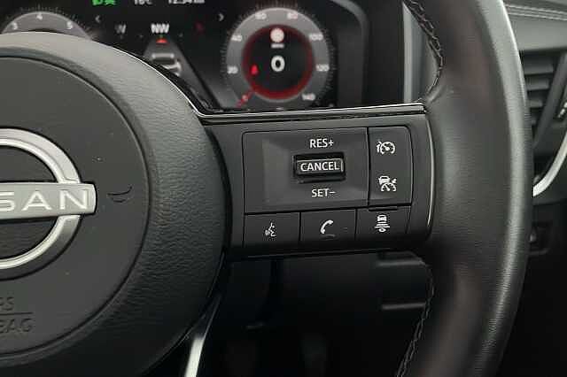 Nissan Qashqai 1.3 DiG-T MH N-Connecta 5dr