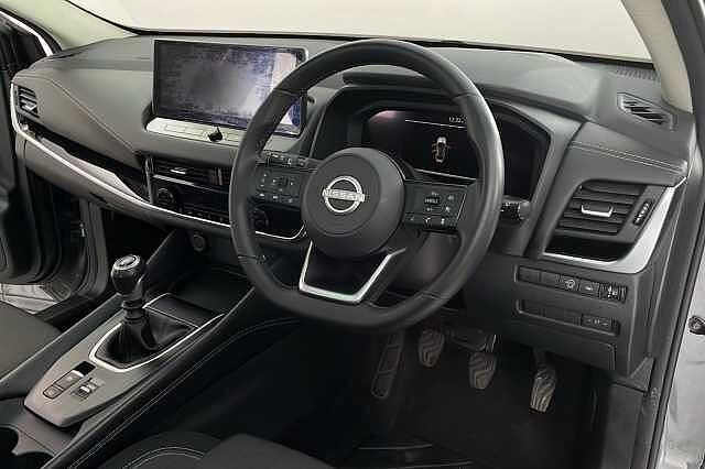 Nissan Qashqai 1.3 DiG-T MH N-Connecta 5dr