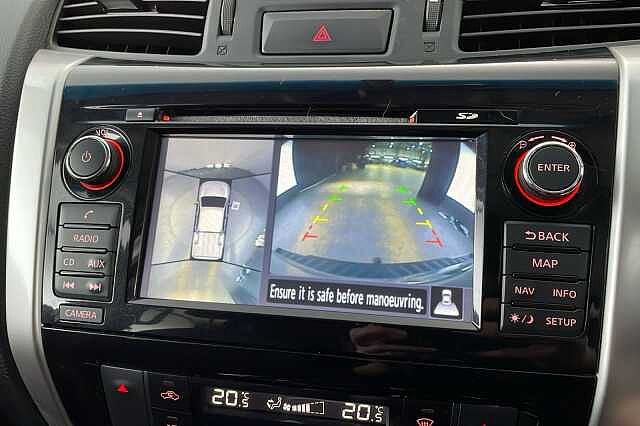 Nissan Navara Double Cab Pick Up Tekna 2.3dCi 190 4WD